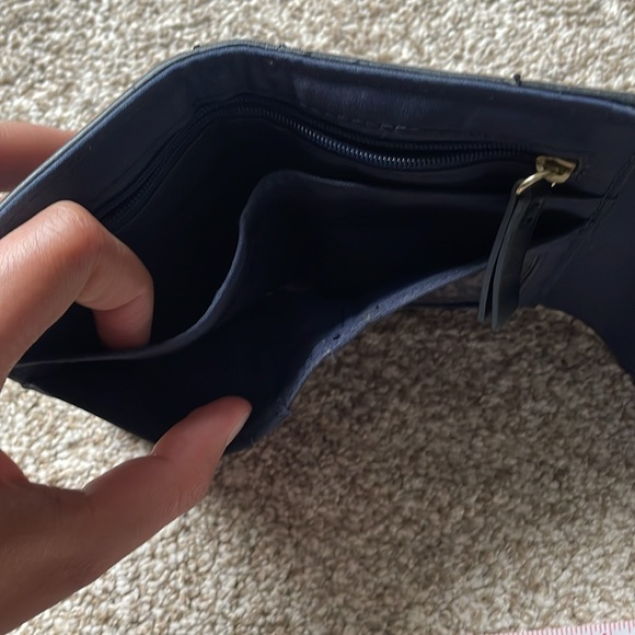 Tommy Hilfiger Mid Size Wallet - Picture 11 of 14